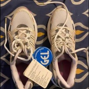 NWT Asics running shoes